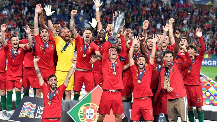 CALENDAR 2021. Sportul rege e plin de evenimente de top » Fotbal la foc automat!