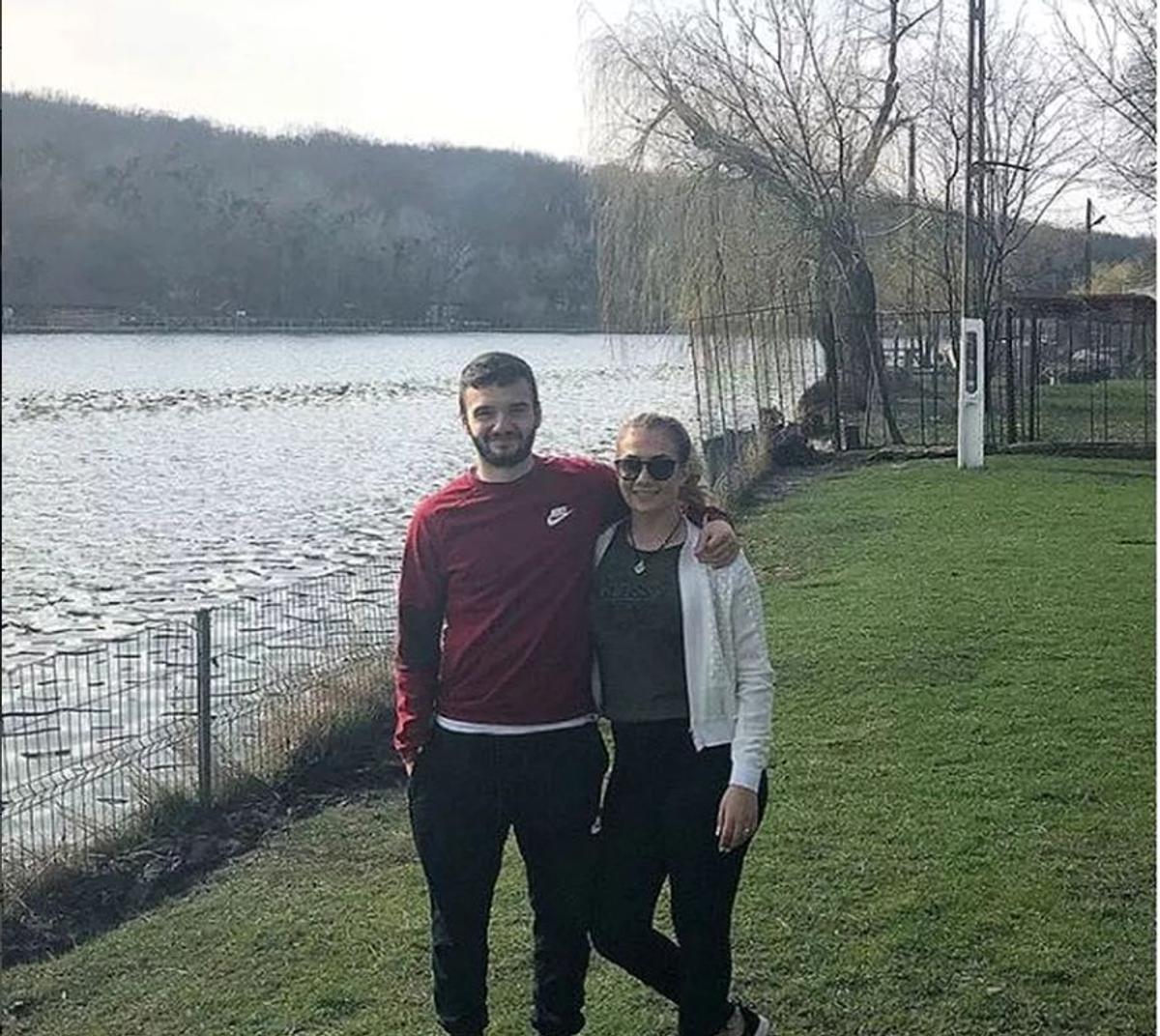 Kamer Qaka și soția