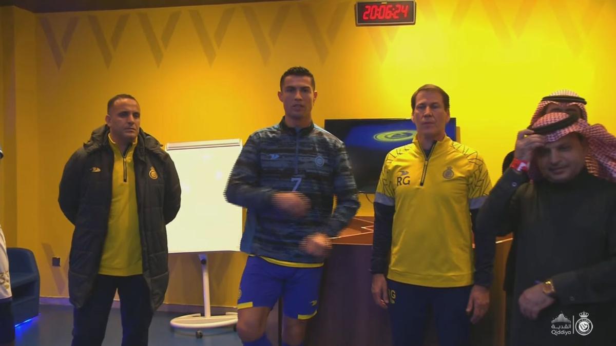 Cristiano Ronaldo, prezentat la Al Nassr: „Contractul este unicat, pentru că eu sunt un jucător unic” » Mii de fani au venit pe stadion pentru un eveniment spectaculos!