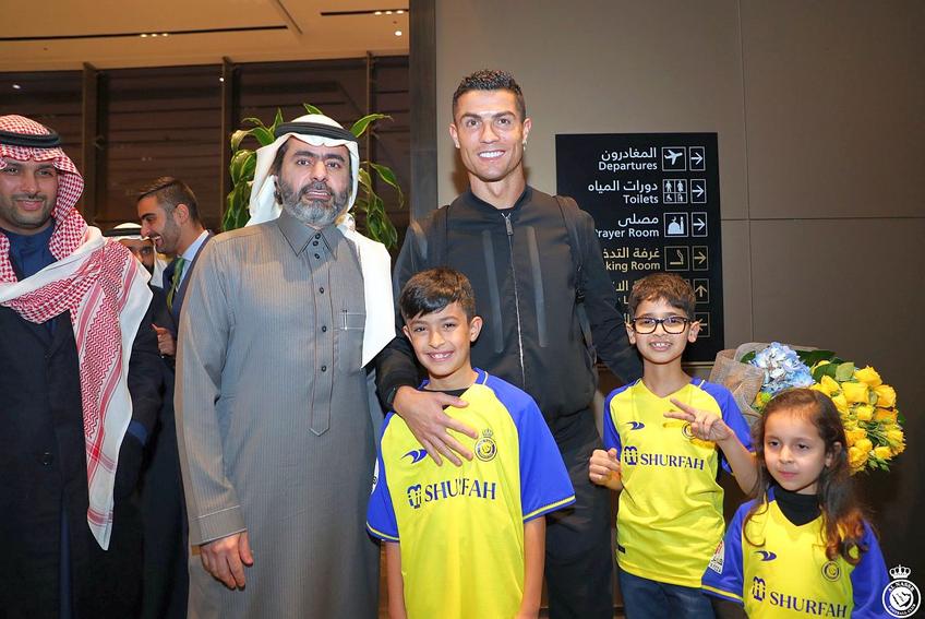 Cristiano Ronaldo a aterizat la un rege la Riyadh. Foto: Twitter @AlNassrFC_EN