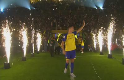 Cristiano Ronaldo, prezentat la Al Nassr: „Contractul este unicat, pentru că eu sunt un jucător unic” » Mii de fani au venit pe stadion pentru un eveniment spectaculos!