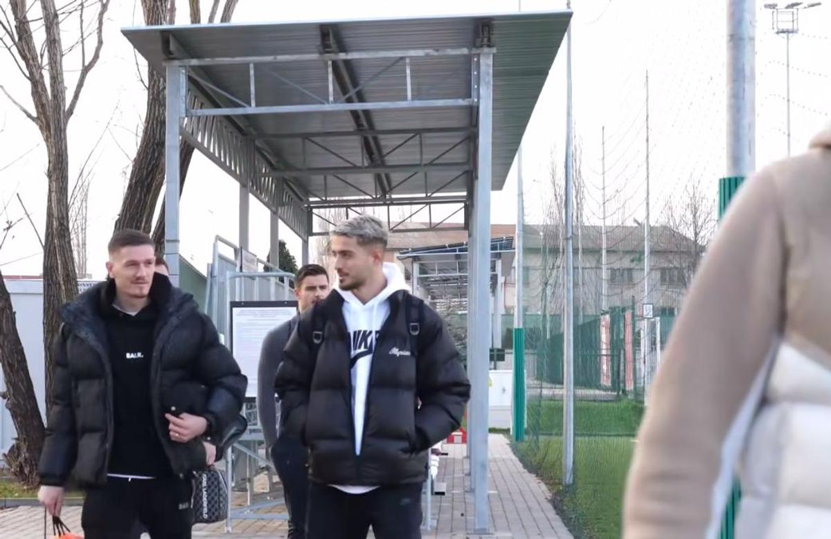 Rapid s-a reunit astăzi: 28 de jucători sub comanda lui Bergodi » Surprize-surprize. Cine l-a impresionat pe reporterul GSP: „Că tot ziceți că sunt firav”