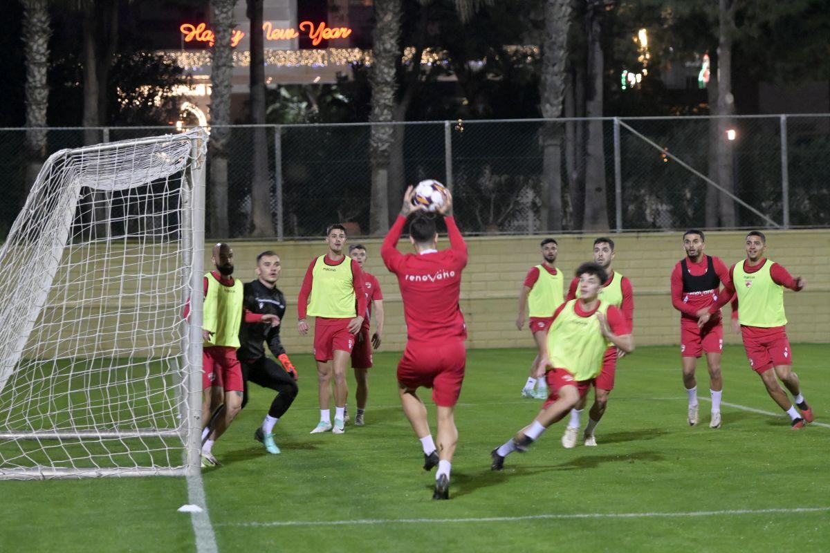 FOTO Dinamo, primul antrenament în cantonamentul din Antalya