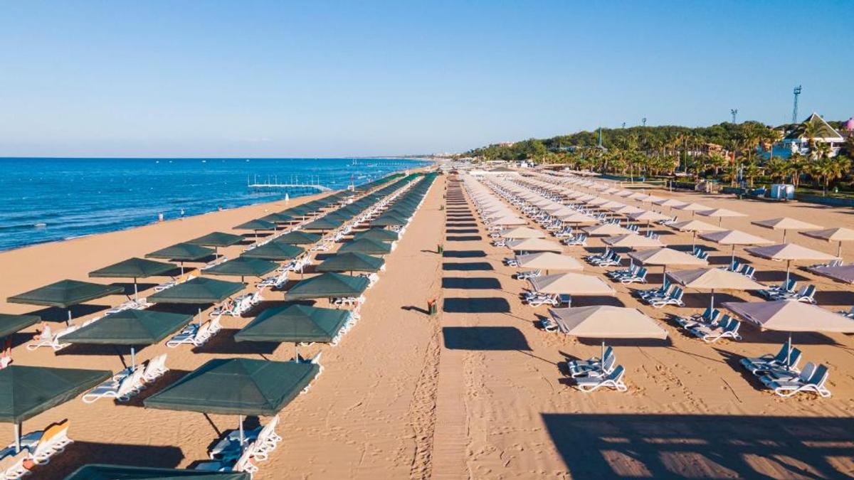 Dinamo a ajuns în Antalya fără nicio achiziție » Unde se blochează negocierile de fiecare dată