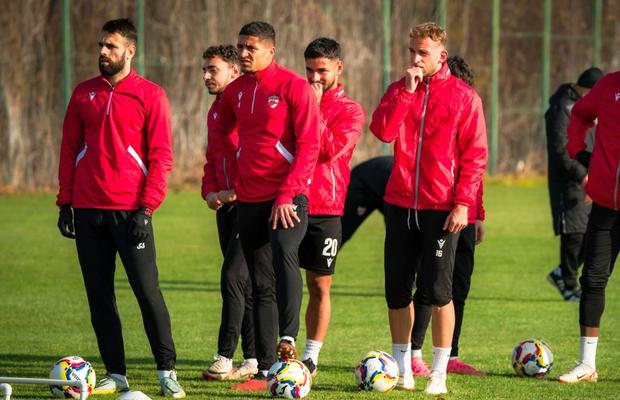 Lotul de 22 al lui Dinamo care a plecat astăzi în Antalya