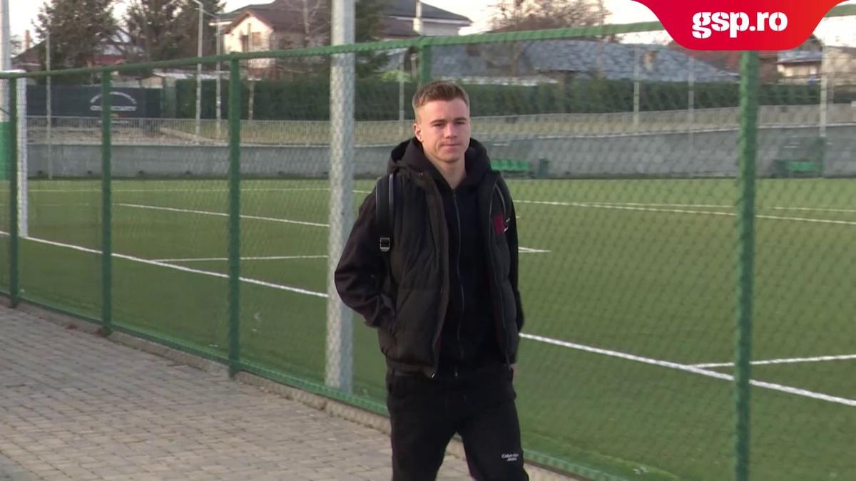 Rapid s-a reunit astăzi: 28 de jucători sub comanda lui Bergodi » Surprize-surprize. Cine l-a impresionat pe reporterul GSP: „Că tot ziceți că sunt firav”