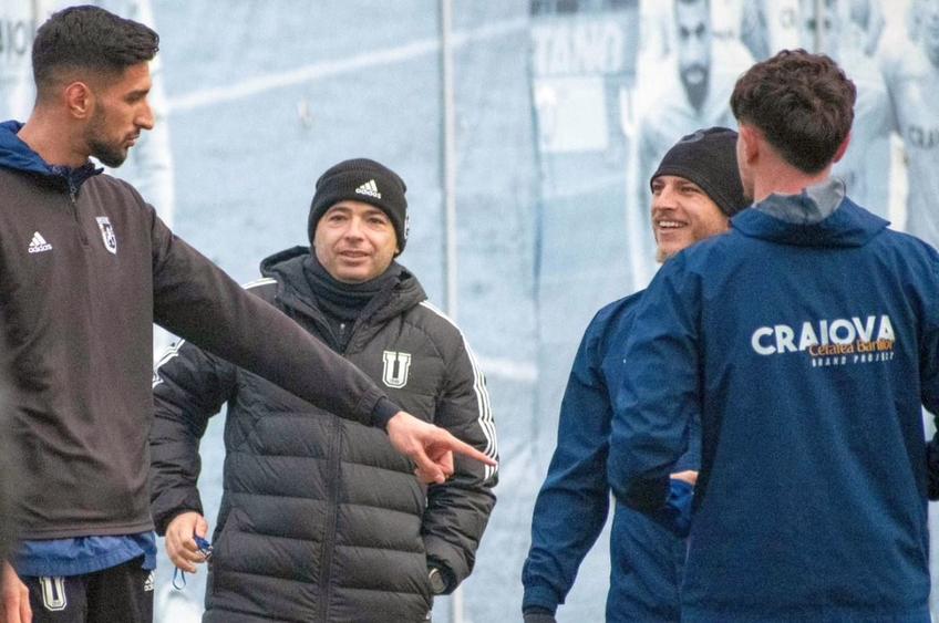 Giovanni Costantino, al doilea de la stânga la dreapta // foto: Facebook @ Fotbal Club Universitatea 1948