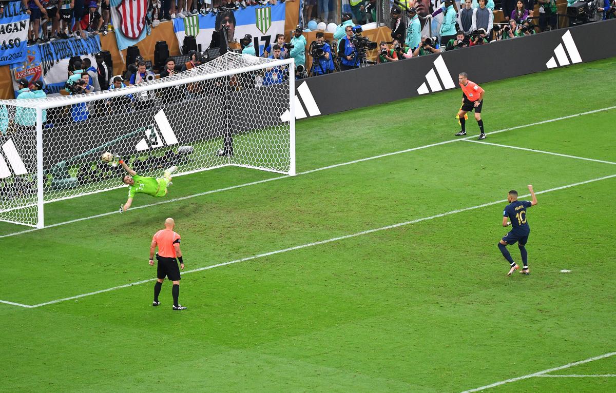 Jenant! Imagini în premieră cu gestul obscen la adresa lui Mbappe în finala Mondialului