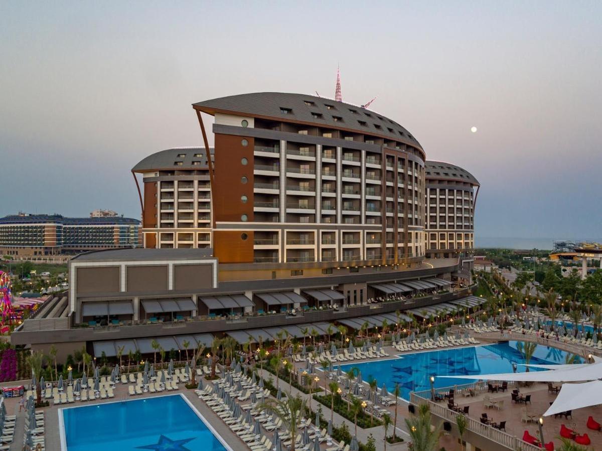 Sibienii, start în 2025 » Hotel de 5 stele și 3 amicale în Antalya + revine Jovan Markovic