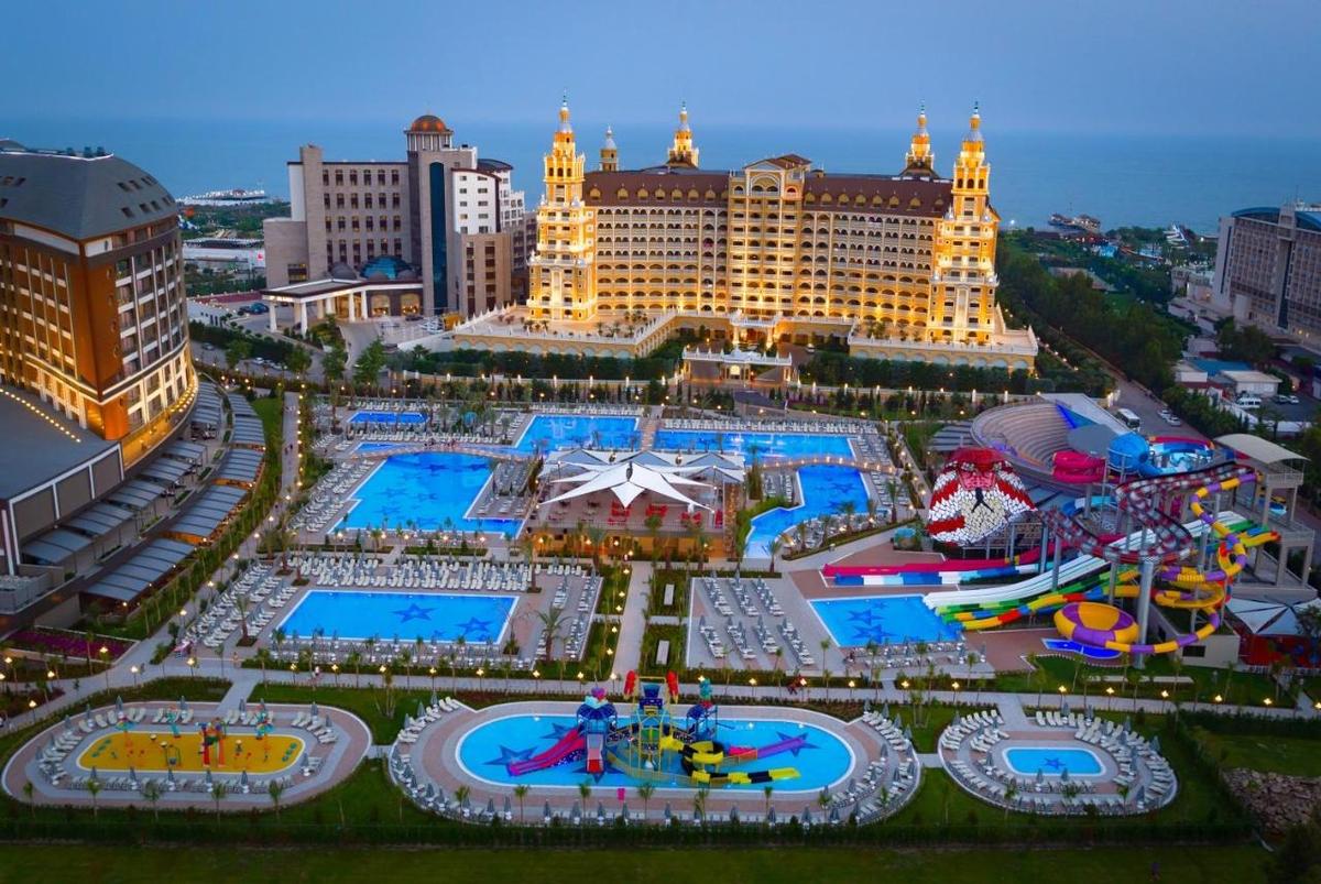 Sibienii, start în 2025 » Hotel de 5 stele și 3 amicale în Antalya + revine Jovan Markovic