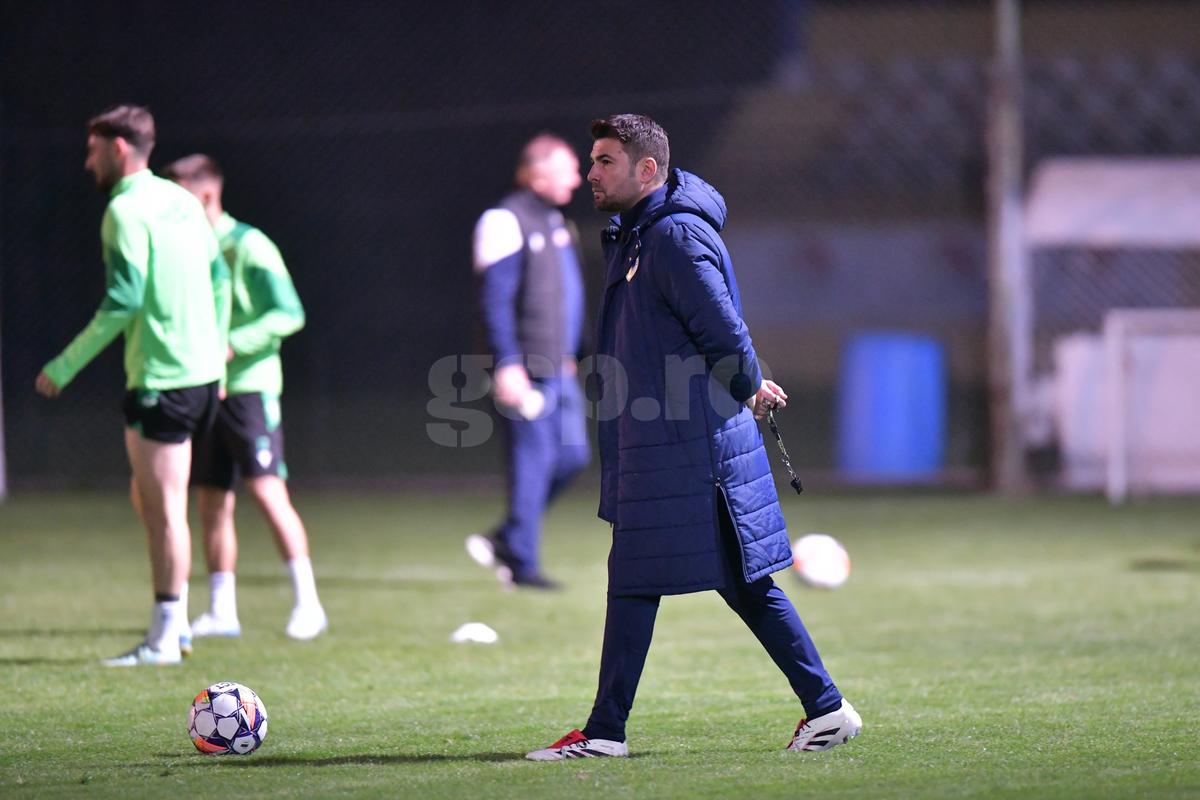 GSP a asistat la primul antrenament al lui Adrian Mutu la Petrolul! „Briliantul” nu s-a putut abține și a «îmblânzit» mingea