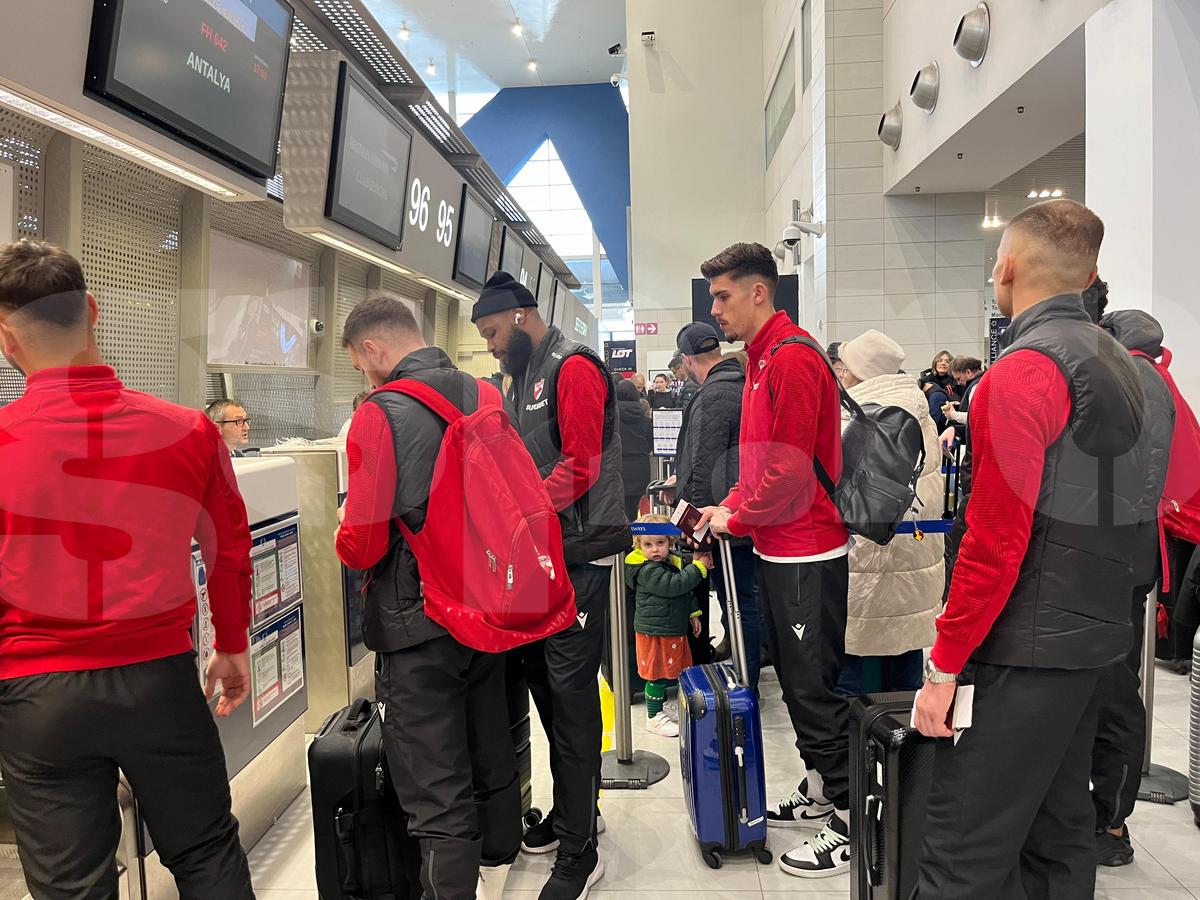 Dinamo a plecat în cantonamentul din Antalya