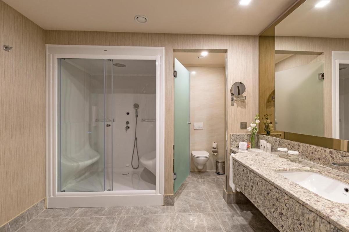 Hotelul Royal Seginus, cartierul general al lui Hermannstadt între 4 și 14 ianuarie 2025
