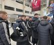 4 echipe din Superliga, în același avion spre Antalya » Surpriză în bagaj: „Mi-am luat cartea despre Rusia. Confirmă ce bănuiam”