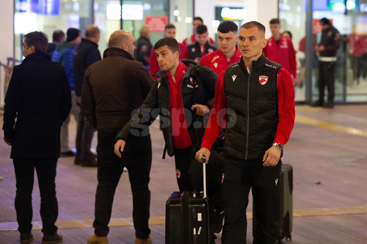 Dinamo a ajuns în Antalya » Din Turcia, „câinii” anunță categoric: „Locul nostru e în play-off!”