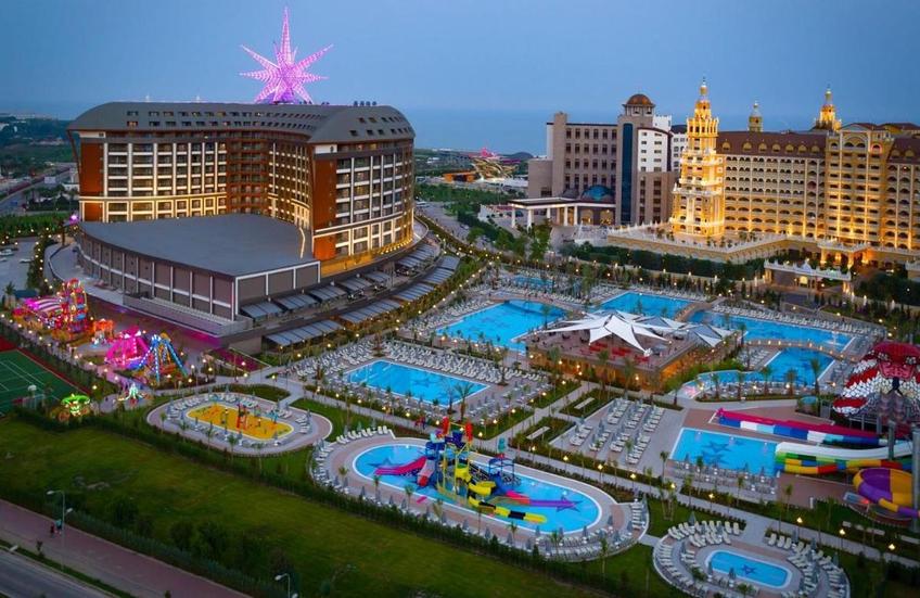 Royal Seginus, hotelul care-i va găzdui timp de 10 zile pe sibieni