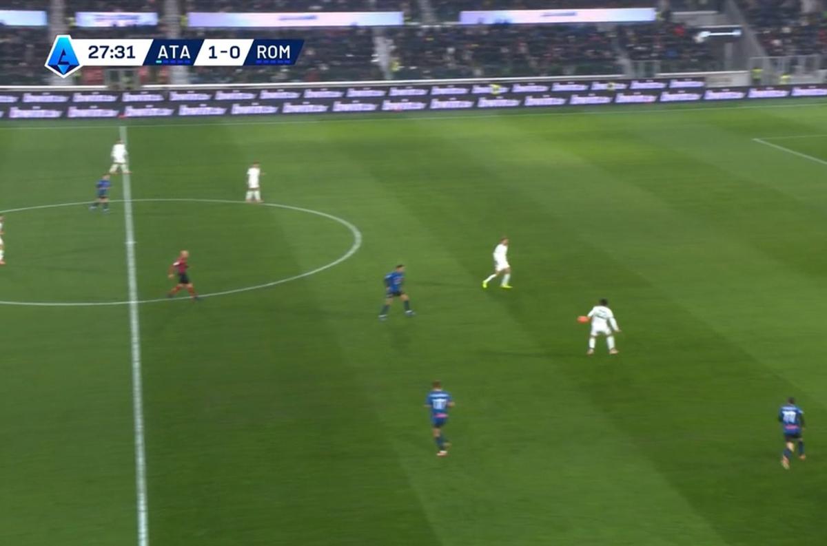 Faza golului anulat lui Scamacca în Atalanta - Roma