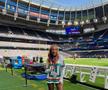 Clipul viral cu Novak Djokovic și o influenceriță superbă a încins internetul » Sârbul s-a furișat în spatele ei și a învățat-o cum se face