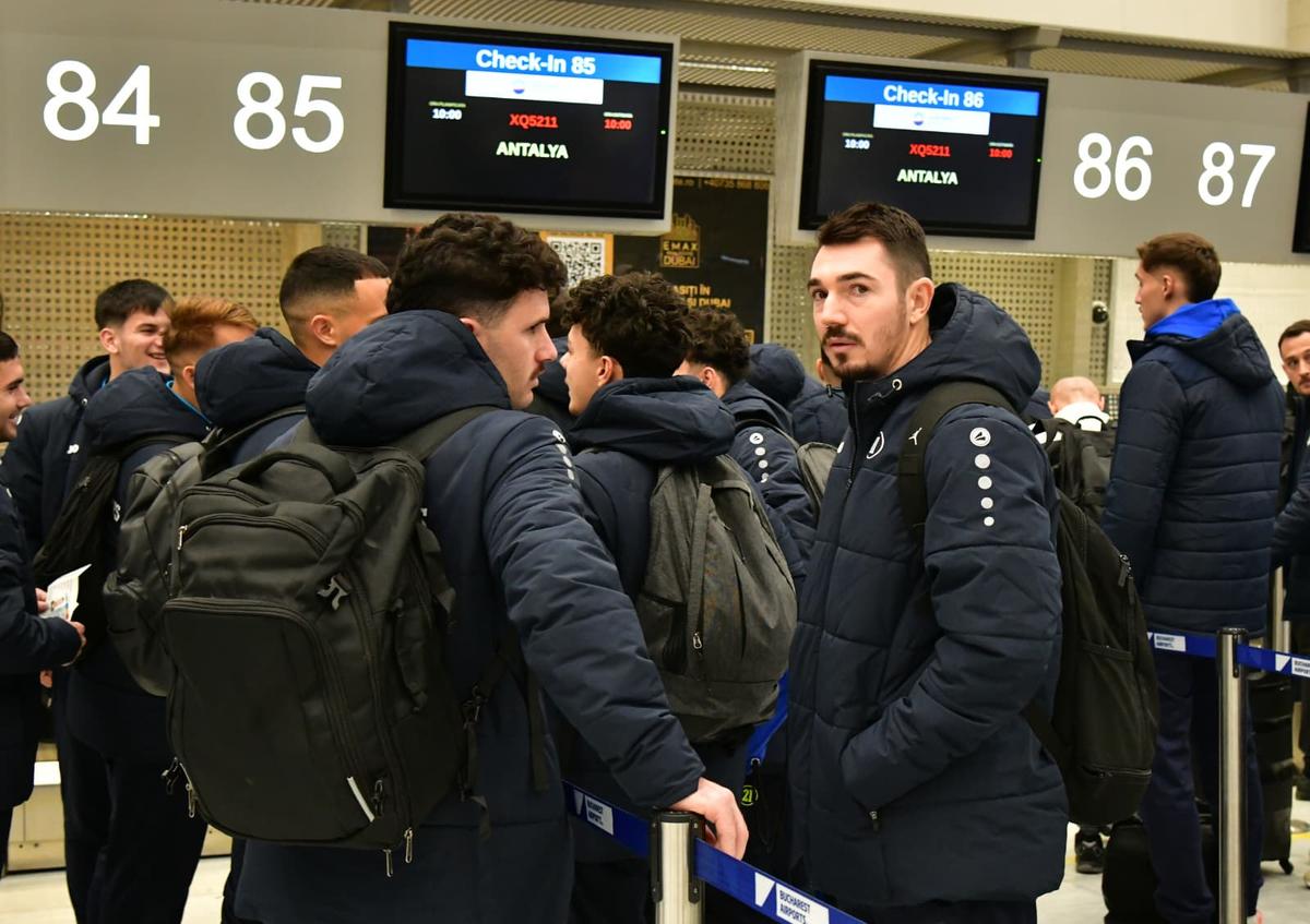 „I-am zis lui Dani Coman că vrea să mă dea afară” » Bogdan Andone, în formă pe aeroport: ce se întâmplă cu Caio și Mario Tudose