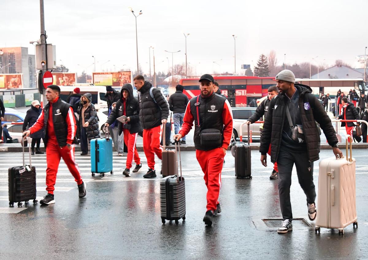 FC Argeș, Metaloglobus, și Petrolul au plecat în Antalya cu același charter