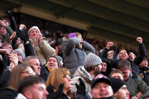 Suporterii lui Wolverhampton au sărbătorit prima victorie a sezonului // foto: Guliver/gettyimages