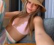 Clipul viral cu Novak Djokovic și o influenceriță superbă a încins internetul » Sârbul s-a furișat în spatele ei și a învățat-o cum se face