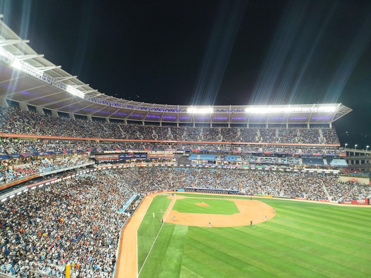 Stadionul-SF din Venezuela pentru care Maduro a investit masiv timp de 10 ani » 40.000 de locuri: destinat unui alt sport, NU fotbalului