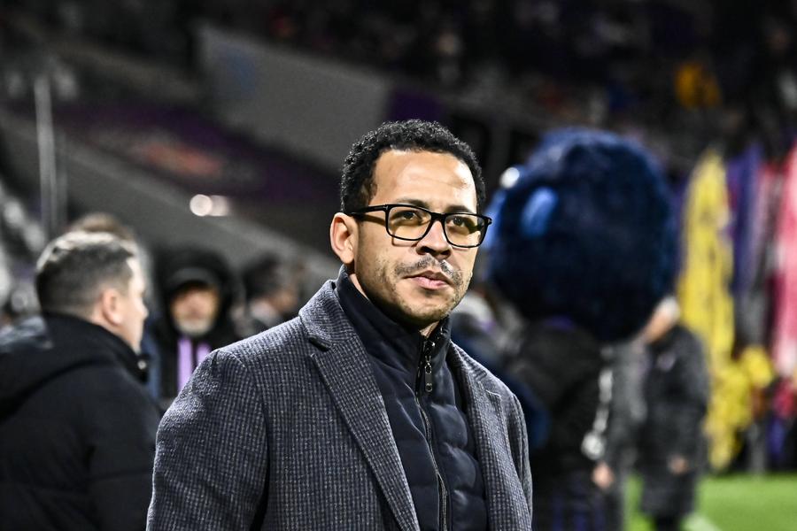 De-a lungul carierei sale de antrenor, Liam Rosenior le-a mai pregătit (pe lângă Strasbourg, pe care o antrenează din 2024) pe Hull City și Derby County // FOTO: Imago Images A fost ultimul meci înainte să semneze cu Chelsea? Remiză pe terenul lui Nice
