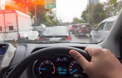 Lovitură pentru șoferii care au mașini cu volan pe dreapta » Registrul Auto Român se pregătește să ia o decizie DRASTICĂ!