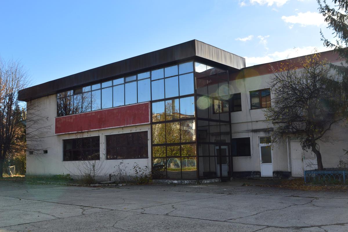 VIDEO + FOTO Cum arată acum locul în care s-au născut povești savuroase în anii ’90: bani pentru echipă câștigați la ruletă și oferta lui Gigi Becali înainte de a cumpăra Steaua