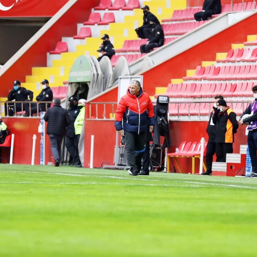 Dan Petrescu (53 de ani)