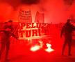 DINAMO - FCSB. VIDEO Ca în vremurile bune! Atmosfera creată de suporterii roș-albaștrilor înainte de Derby de România
