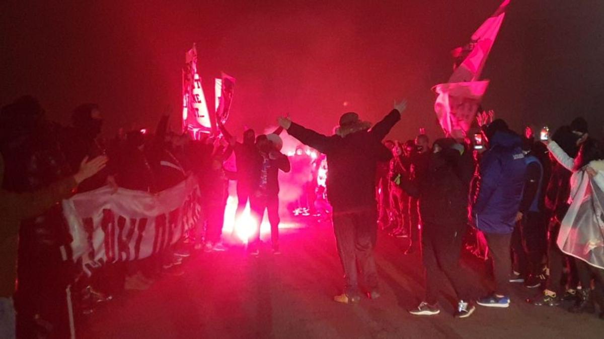 DINAMO - FCSB. VIDEO Ca în vremurile bune! Atmosfera creată de suporterii roș-albaștrilor înainte de Derby de România