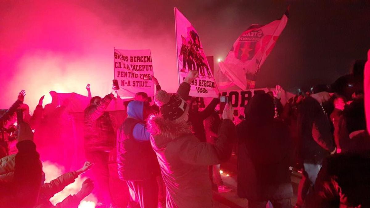 Dinamo - FCSB. Peluza Nord, 3 mesaje dure și un derapaj la adresa PCH: „Faceți chetă să jucați / De Liga 2 să scăpați”