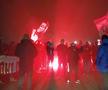 DINAMO - FCSB. VIDEO Ca în vremurile bune! Atmosfera creată de suporterii roș-albaștrilor înainte de Derby de România