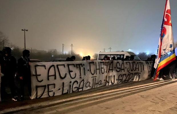 Dinamo - FCSB. Peluza Nord, 3 mesaje dure și un derapaj la adresa PCH: „Faceți chetă să jucați / De Liga 2 să scăpați”