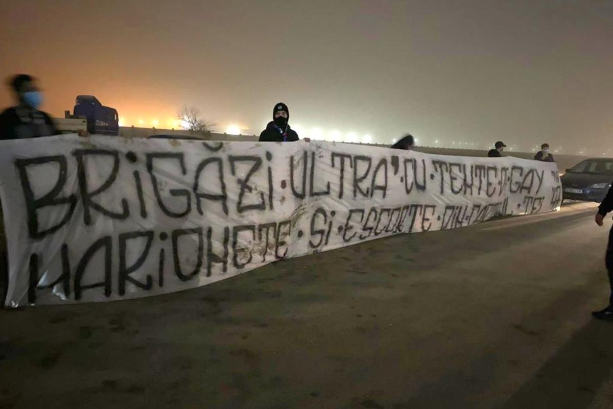Dinamo - FCSB. Peluza Nord, 3 mesaje dure și un derapaj la adresa PCH: „Faceți chetă să jucați / De Liga 2 să scăpați”
