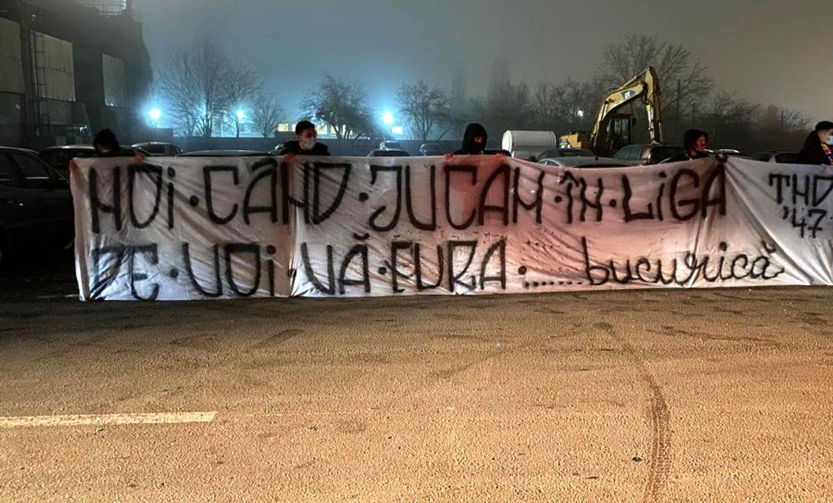 Dinamo - FCSB. Peluza Nord, 3 mesaje dure și un derapaj la adresa PCH: „Faceți chetă să jucați / De Liga 2 să scăpați”