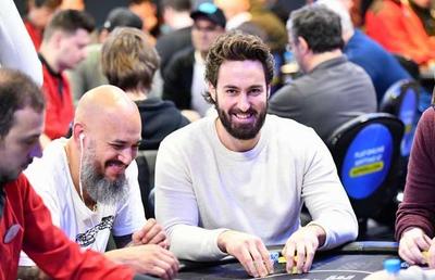 Top 7 sfaturi care te vor ajuta să faci trecerea de la Poker Online la Poker Live, fără să știe nimeni că ești începător