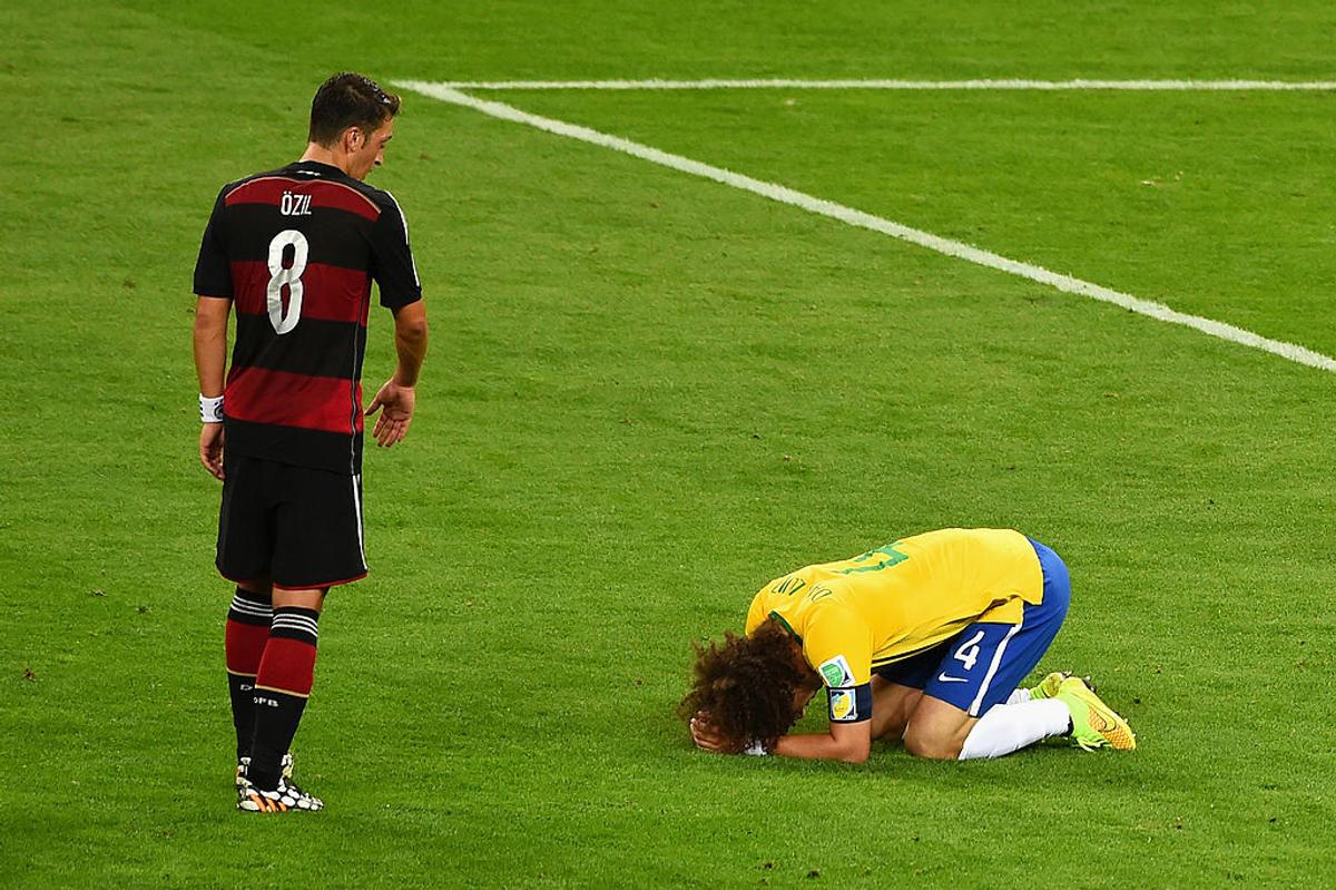 Mesut Ozil s-a retras