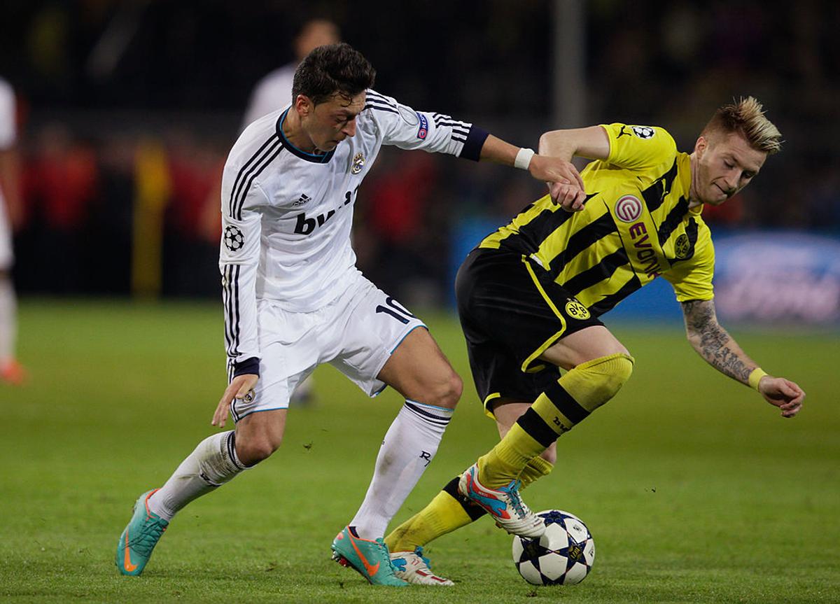 Mesut Ozil s-a retras