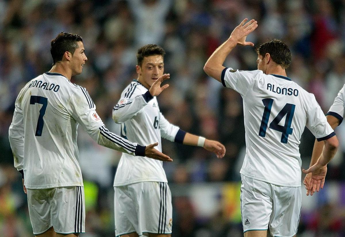 Mesut Ozil s-a retras