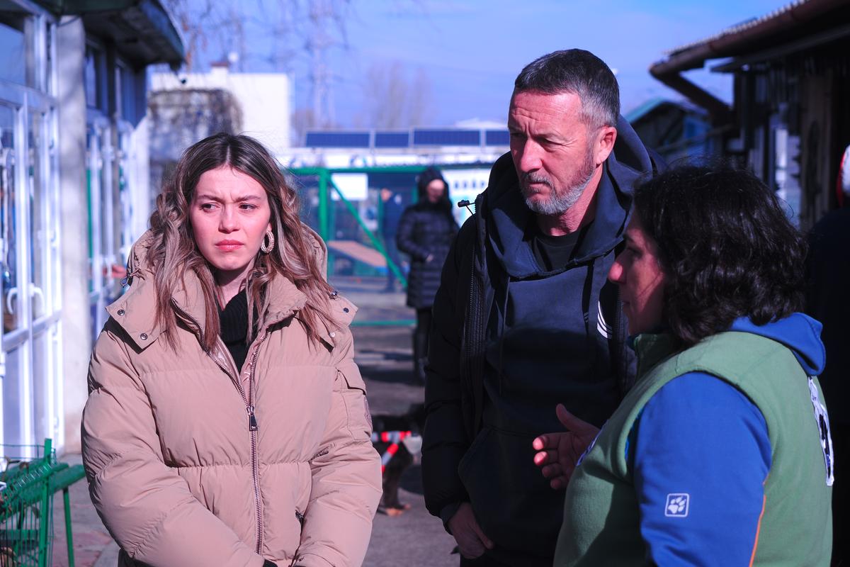Mihai si Teodora Stoica la adapostul de caini