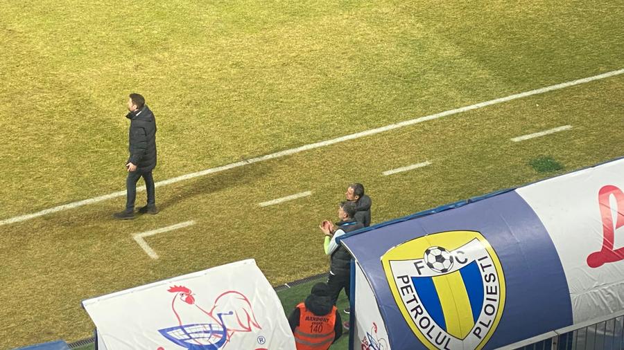 Fumatul interzis, nu și pentru președinte! 10 detalii de la Petrolul - CFR Cluj, observate de reporterii GSP prezenți la Ploiești