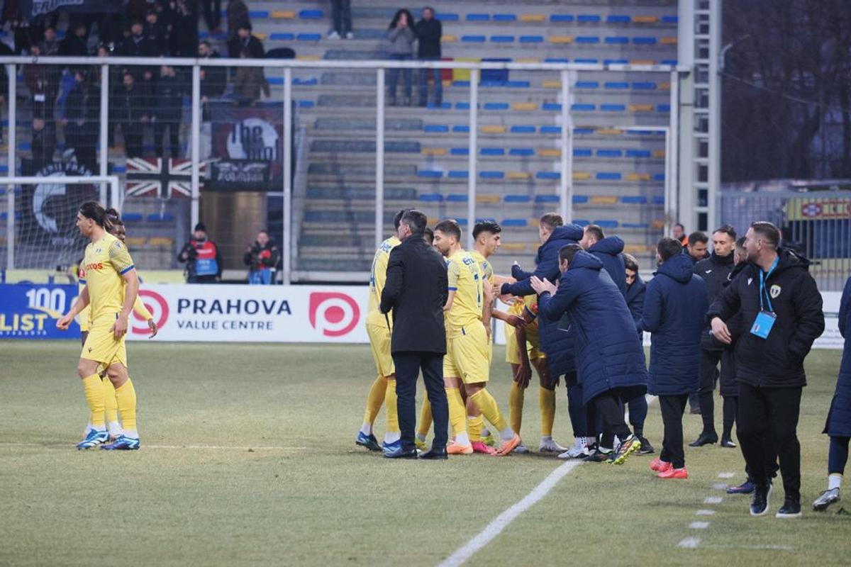 Petrolul - CFR, meci