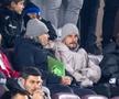 Jakub Hromada, cu geacă și căciulă gri/ foto Raed Krishan (GSP)
