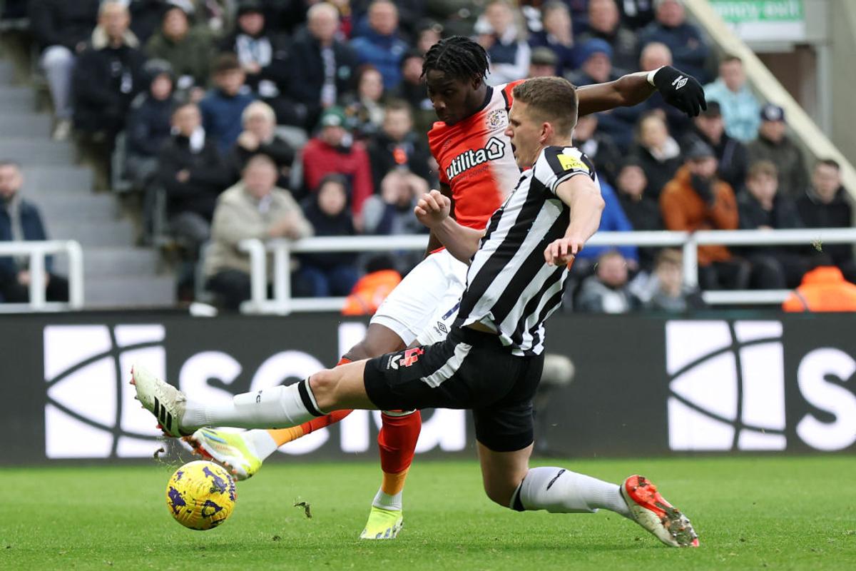Meci NEBUN în Premier League! Newcastle și Luton au oferit un spectacol cu 8 goluri