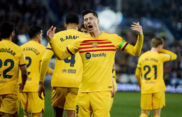 Victorie pentru Barcelona cu Alaves, Ianis Hagi a fost introdus pe final » Eliminare controversată la catalani