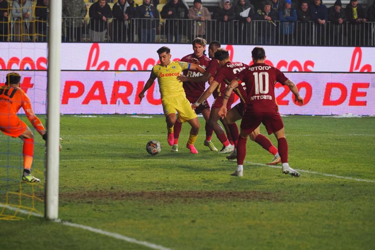 Petrolul - CFR, meci