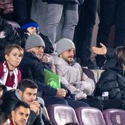 Jakub Hromada, cu geacă și căciulă gri/ foto Raed Krishan (GSP)